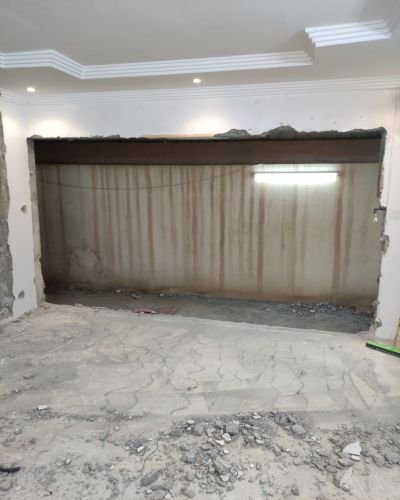 عمال تكسير جدران الدمام